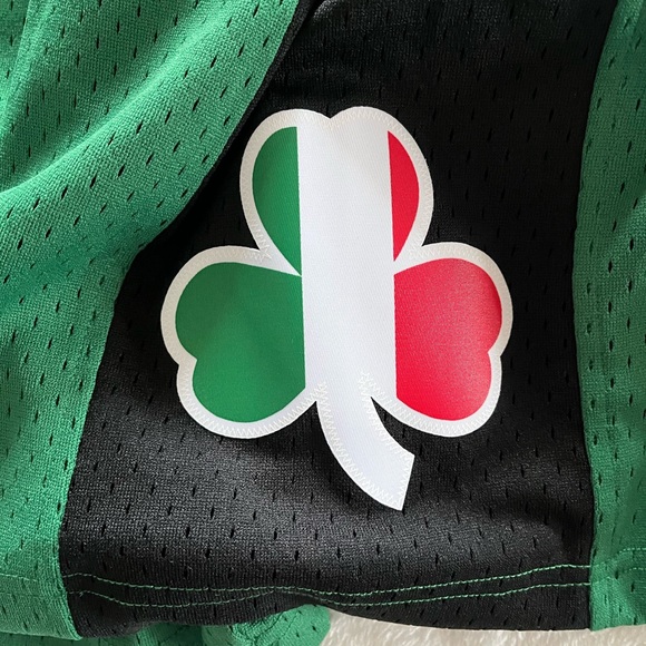 Boston Celtics Men’s shorts Mitchell and ness BNWT size large - Picture 5 of 6